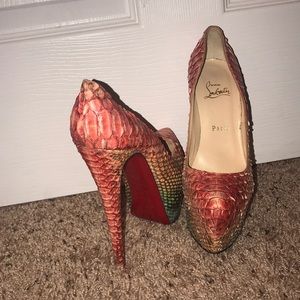 CHRISTIAN LOUBOUTIN DAFFODILE SZ 38
